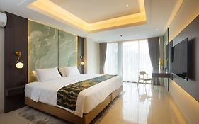 Louis Kienne Cikarang Hotel&Service Apartment